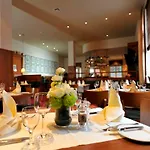 Western Excelsior 4* ארפורט