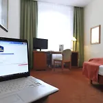 Western Excelsior Hotel