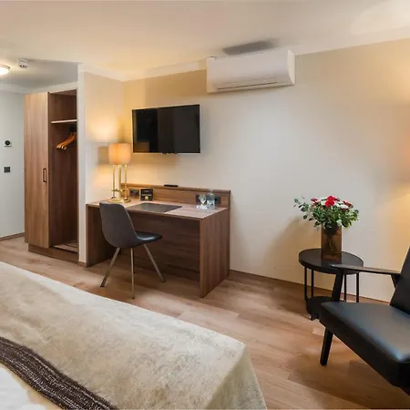 Western Excelsior 4*