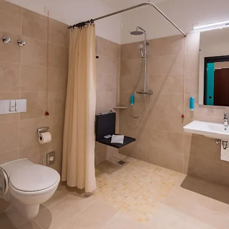 Western Excelsior Hotel