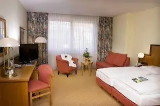 Western Excelsior Hotel