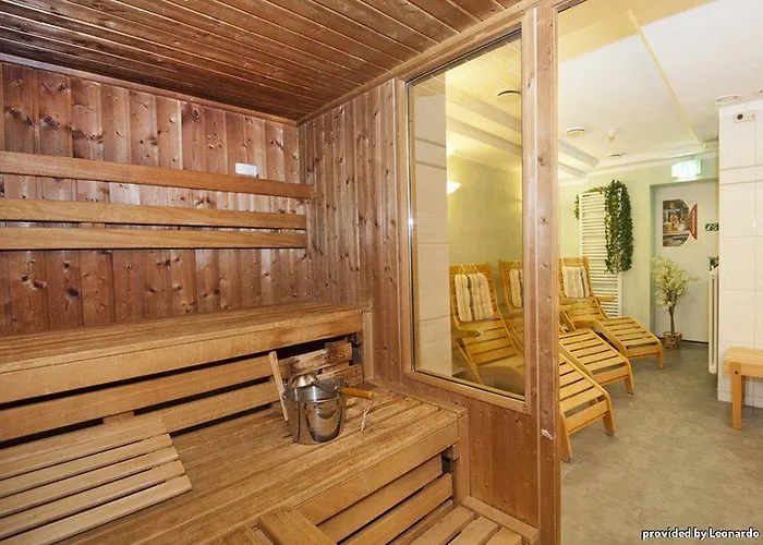 Western Excelsior Hotel