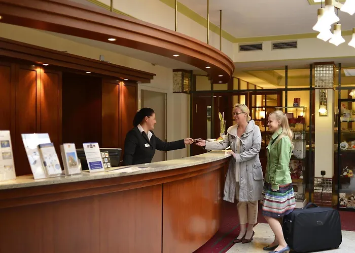 Western Excelsior Hotel